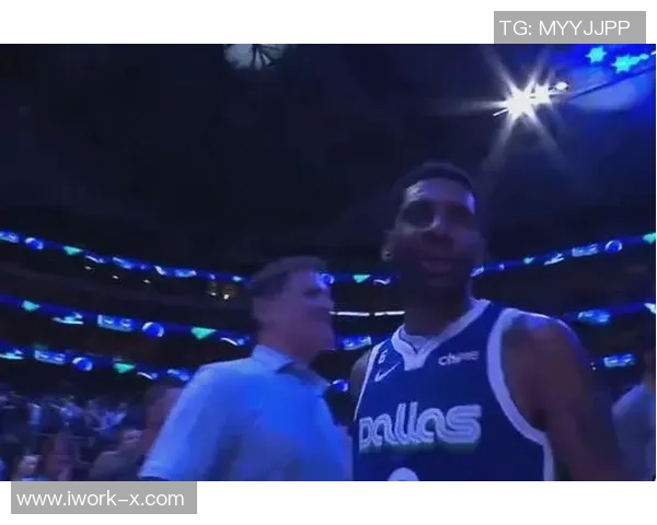 黄蜂与76人激战正酣球迷期待两队精彩对决与精彩表现